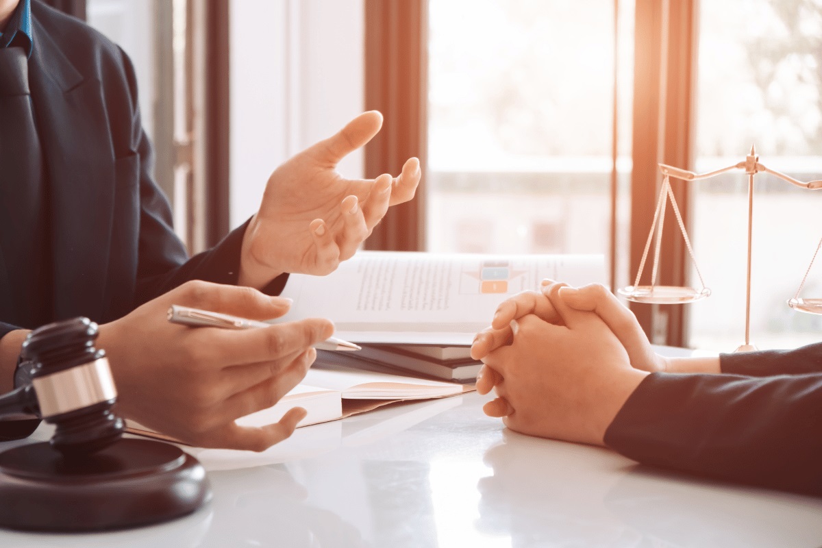 Top 4 Questions to Ask Your Family Lawyer during an Initial Consultation
